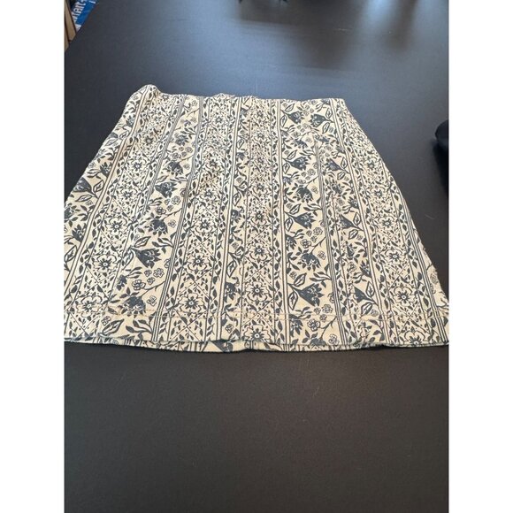 Free People Floral Print Cream & Black Mini Skirt With Back Zipper Size 0 - Picture 1 of 8
